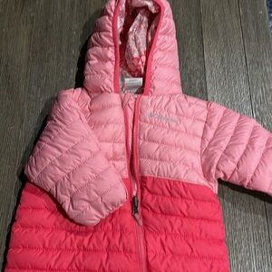 Columbia reversible bunting snow suit size 6-12 mo. but fits better 9-12monthd